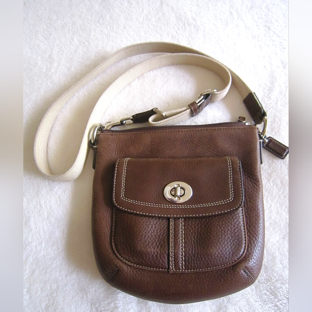 Coach crossbody brown bag Minimal and Elegant